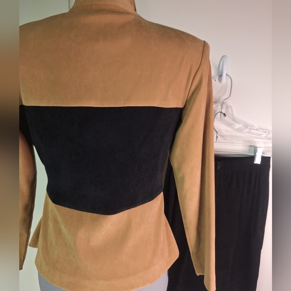 Worthington Ultra Suede Blazer & Skirt. Size 4p - Picture 4 of 7